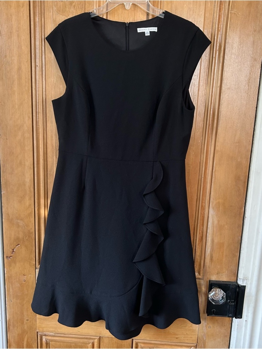 Sandra Darren Black Dress Womens 12 Sleeveless Back Zip Ruffled Front Classic